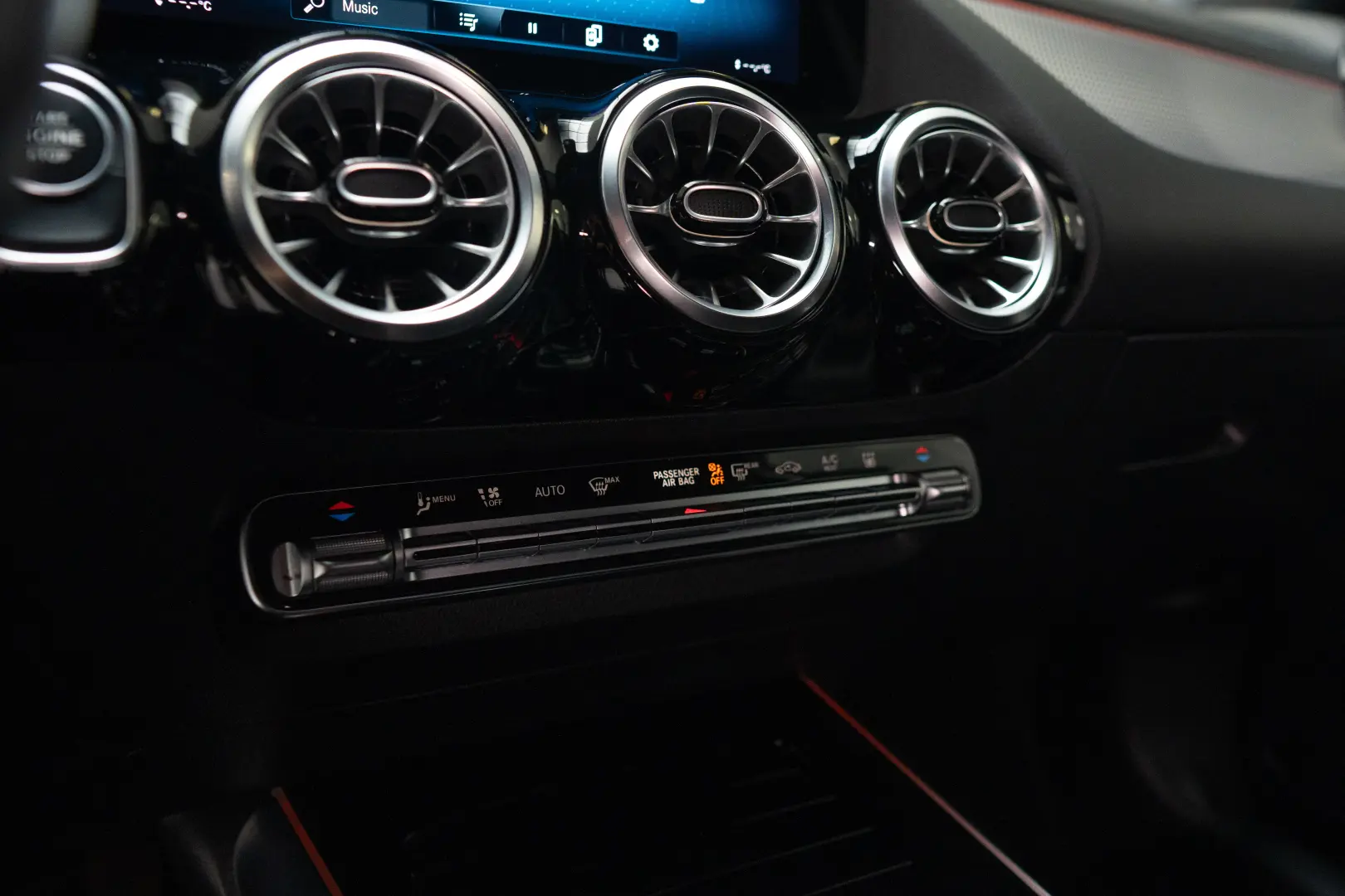 MERCEDES-BENZ GLA 250 e/ LIVRARE DIN STOC