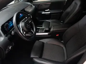 MERCEDES-BENZ GLA 250 e/ LIVRARE DIN STOC