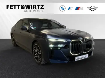 750e xDrive M Sport Pro TV-Fond-Entertainment