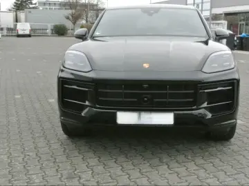 Porsche Cayenne Coupe E-Hybrid schw schw 22