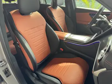 Mercedes-Benz GLC 200 4M AMG+Pano+AHK+Keyless+Burmester