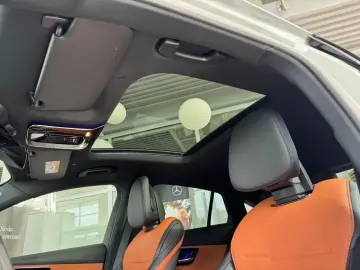Mercedes-Benz GLC 200 4M AMG+Pano+AHK+Keyless+Burmester