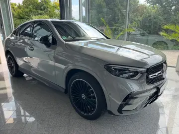 Mercedes-Benz GLC 200 4M AMG+Pano+AHK+Keyless+Burmester