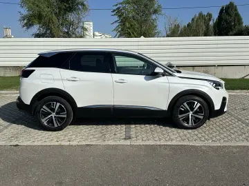 Peugeot 3008 / 2018 / cutie automata / 100.000 km