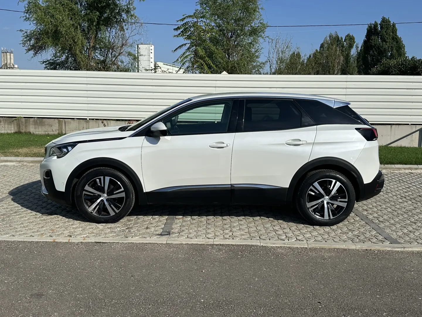 Peugeot 3008 / 2018 / cutie automata / 100.000 km