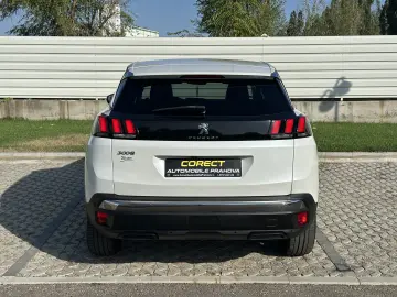 Peugeot 3008 / 2018 / cutie automata / 100.000 km
