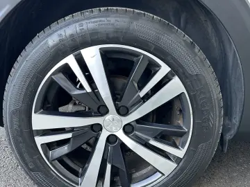 Peugeot 3008 / 2018 / cutie automata / 100.000 km