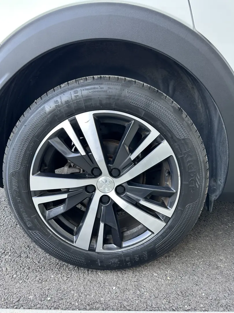Peugeot 3008 / 2018 / cutie automata / 100.000 km