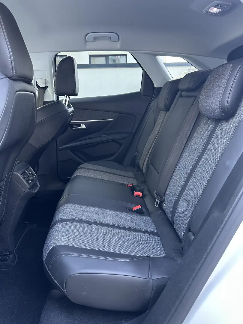 Peugeot 3008 / 2018 / cutie automata / 100.000 km