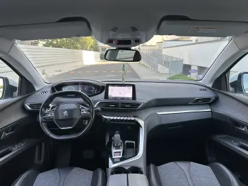 Peugeot 3008 / 2018 / cutie automata / 100.000 km