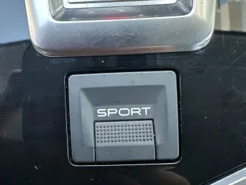 Peugeot 3008 / 2018 / cutie automata / 100.000 km