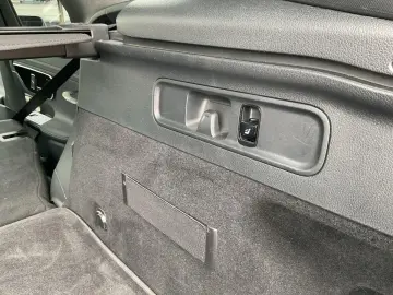 GLC 220d 4MATIC AMG-LINE+PANO+ACC+LED+AHK+KEYLES