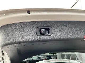 GLC 220d 4MATIC AMG-LINE+PANO+ACC+LED+AHK+KEYLES