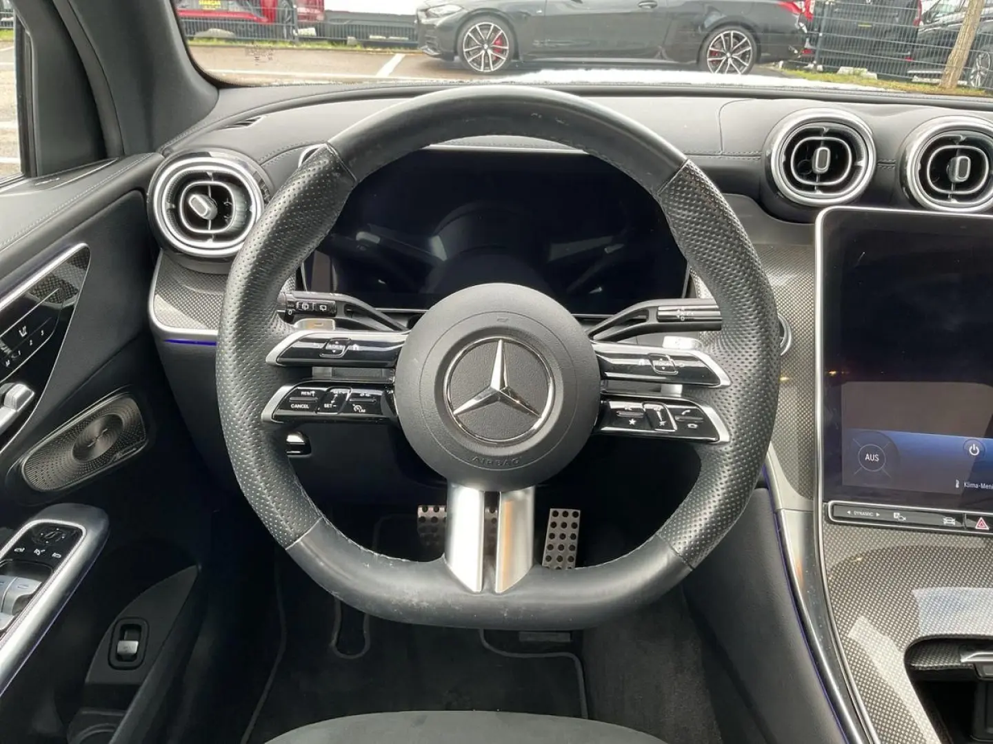 GLC 220d 4MATIC AMG-LINE+PANO+ACC+LED+AHK+KEYLES