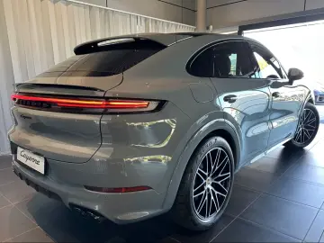 Porsche Cayenne E-Hybrid Coupe/Sistem de evacuare