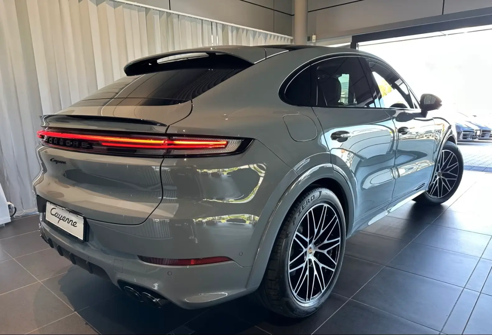 Porsche Cayenne E-Hybrid Coupe/Sistem de evacuare