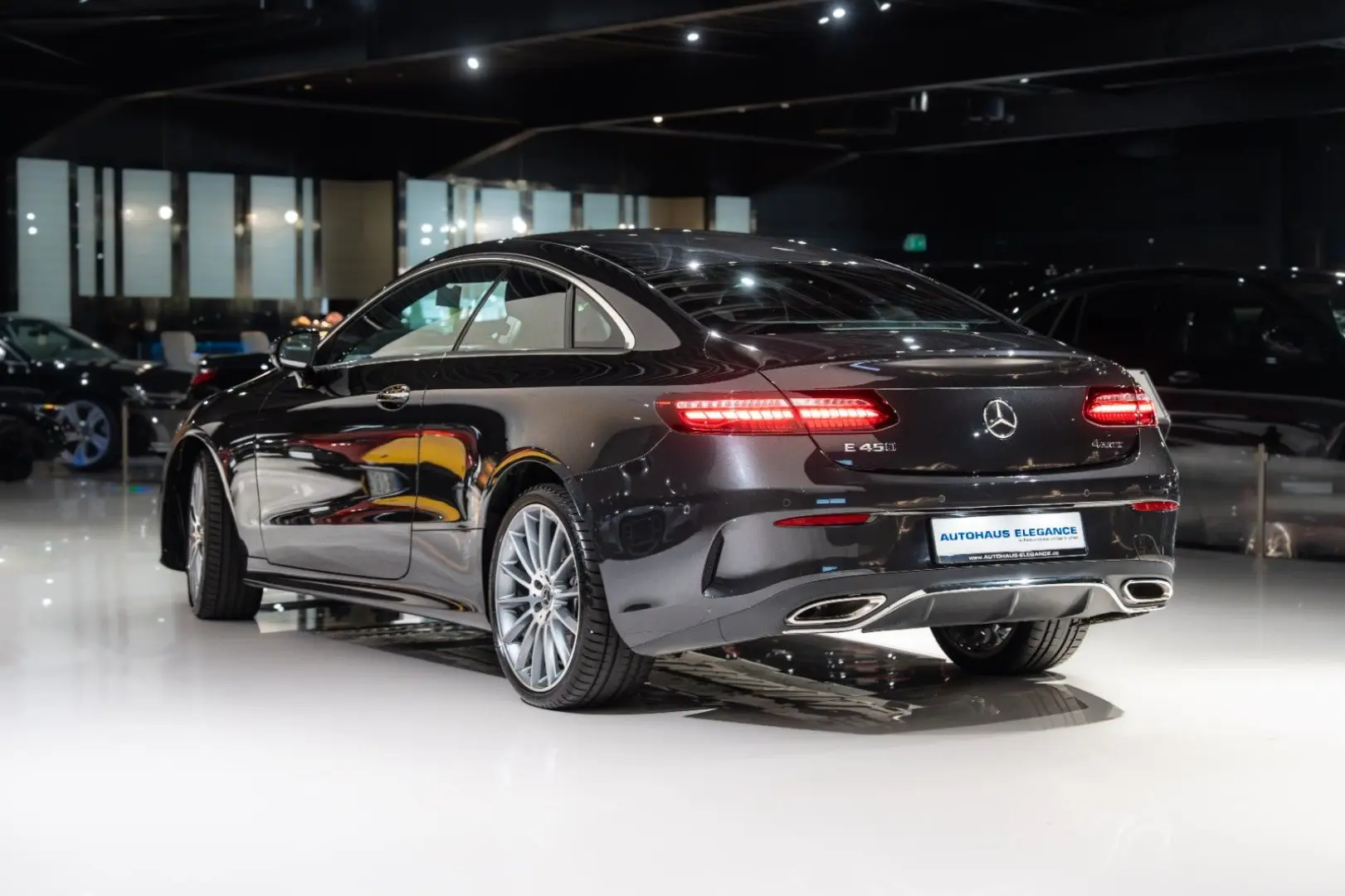 Mercedes-Benz E 450 Coupe 4Mat*AMG-LINE*BURMES*MULTIBEAM