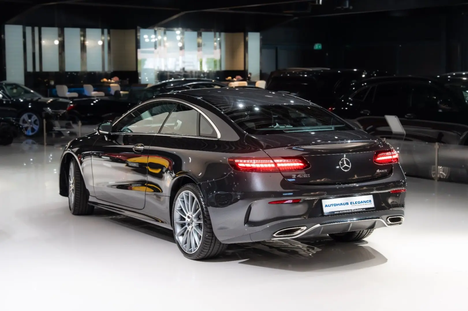 Mercedes-Benz E 450 Coupe 4Mat*AMG-LINE*BURMES*MULTIBEAM