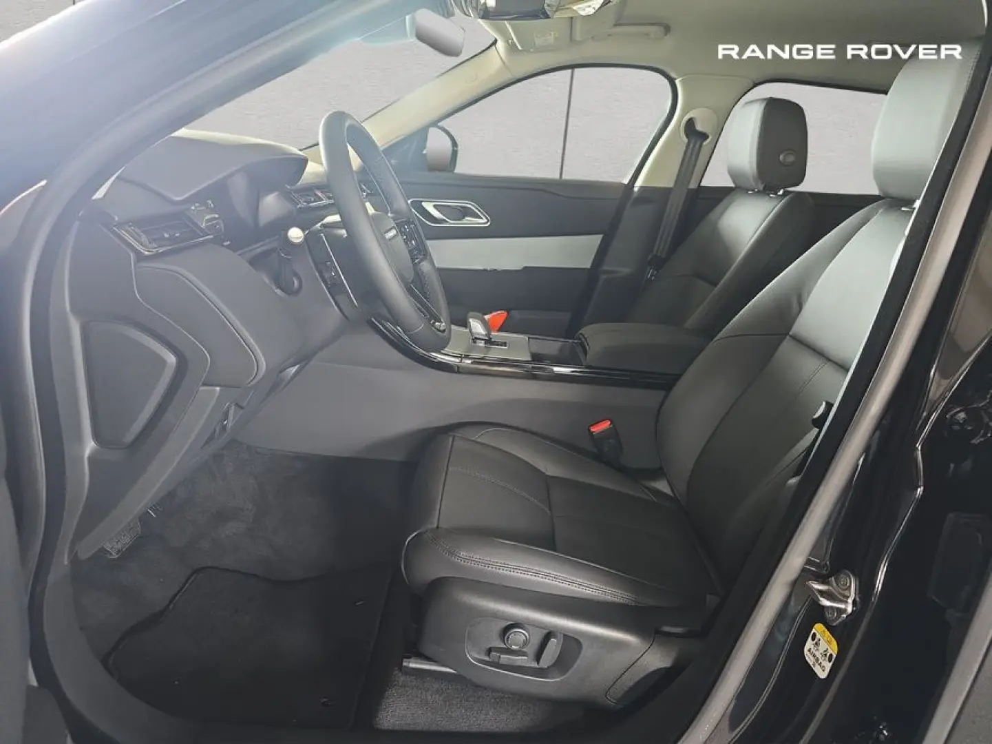 Range Rover Velar P400e S