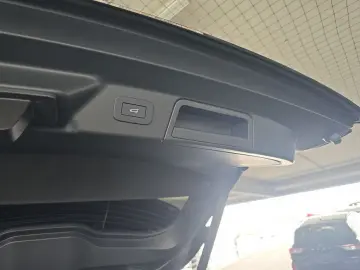 Range Rover Velar P400e S