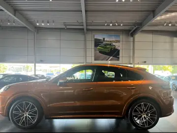 Porsche Cayenne E-Hybrid Coupe HA