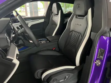 Urus S  AKRAPOVIC/ANIMA/CARBON
