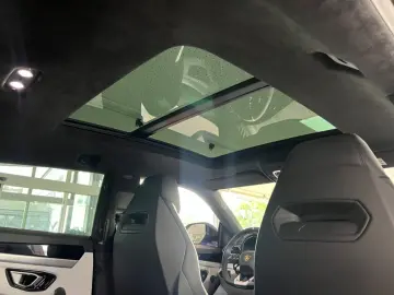 Urus S  AKRAPOVIC/ANIMA/CARBON