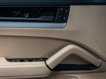 Porsche Cayenne Masaj E-Hybrid HD-Matrix Inno