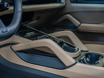 Porsche Cayenne Masaj E-Hybrid HD-Matrix Inno