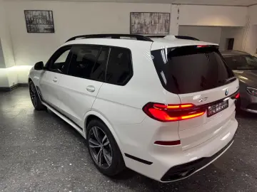 X7 40d M-SPORT 7-SITZ ICONIC SKYLOUNGE HUD 360°C