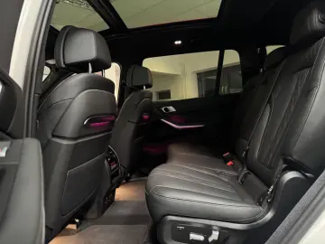 X7 40d M-SPORT 7-SITZ ICONIC SKYLOUNGE HUD 360°C