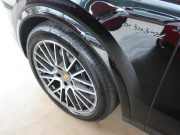 Porsche Cayenne E-Hybrid Platinum Edition/Sport