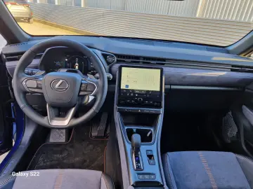 Lexus LBX 1-5-4x2-Cool
