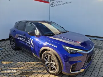 Lexus LBX 1-5-4x2-Cool