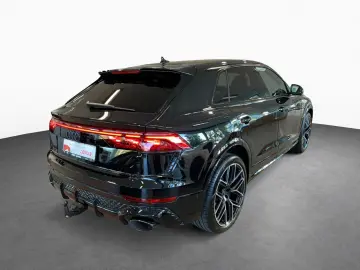 RS Q8