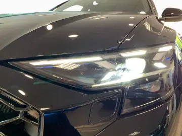 RS Q8