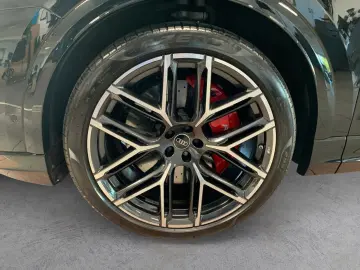 RS Q8