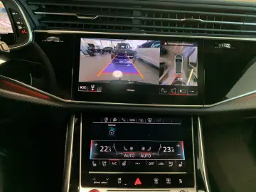 RS Q8