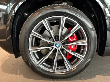 X5 xDrive30d M-Sport Pro AHK Iconic glow Soft-Co