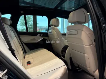 X5 xDrive30d M-Sport Pro AHK Iconic glow Soft-Co