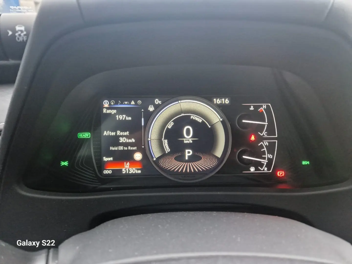 Lexus UX 250h 2.0L HEV 20H- (178 HP) 4X4 CVT Executive