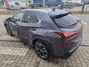 Lexus UX 250h 2.0L HEV 20H- (178 HP) 4X4 CVT Executive