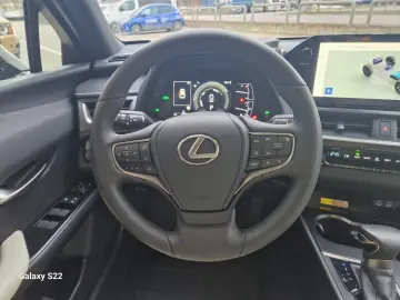 Lexus UX 250h 2.0L HEV 20H- (178 HP) 4X4 CVT Executive