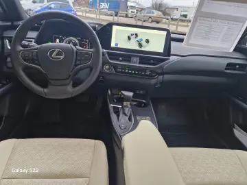 Lexus UX 250h 2.0L HEV 20H- (178 HP) 4X4 CVT Executive