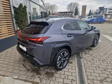 Lexus UX 250h 2.0L HEV 20H- (178 HP) 4X4 CVT Executive