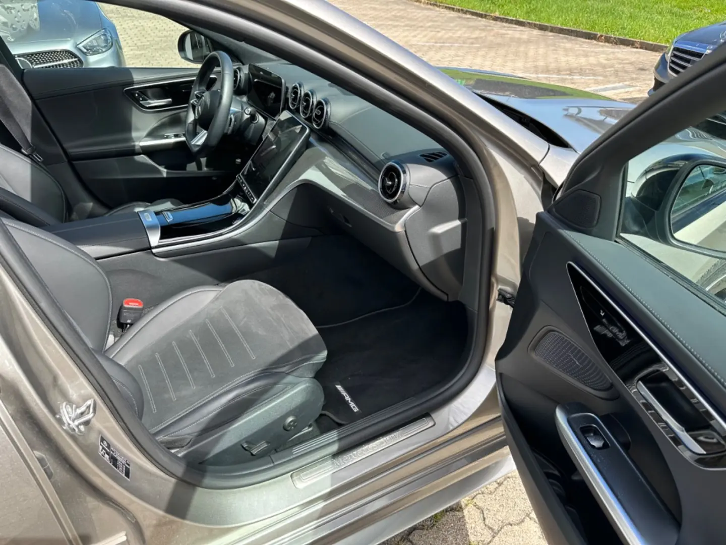 C 200 d LIM AMG PANO AMBI LED MEM KAM NIGHT LEDE