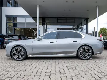 750e xDrive HUD PANO ACC 360°KAM RFK NAVI LED