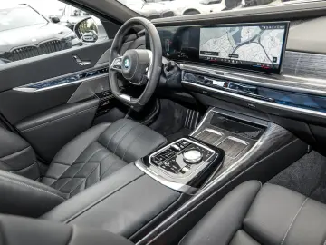 750e xDrive HUD PANO ACC 360°KAM RFK NAVI LED