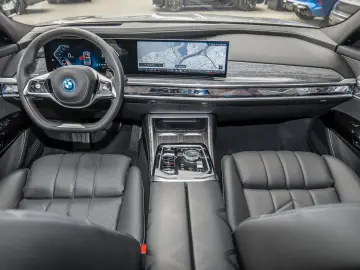 750e xDrive HUD PANO ACC 360°KAM RFK NAVI LED