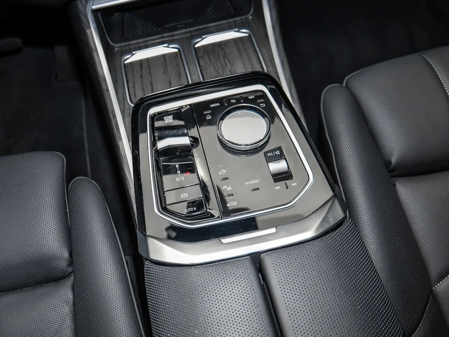 750e xDrive HUD PANO ACC 360°KAM RFK NAVI LED